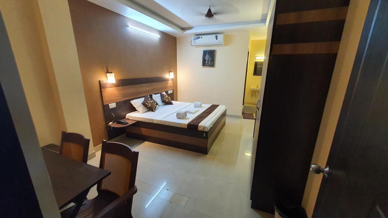 S4 Residency Hotel Chennai Eksteriør billede
