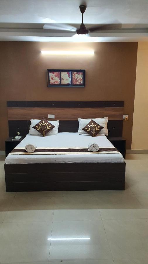 S4 Residency Hotel Chennai Eksteriør billede
