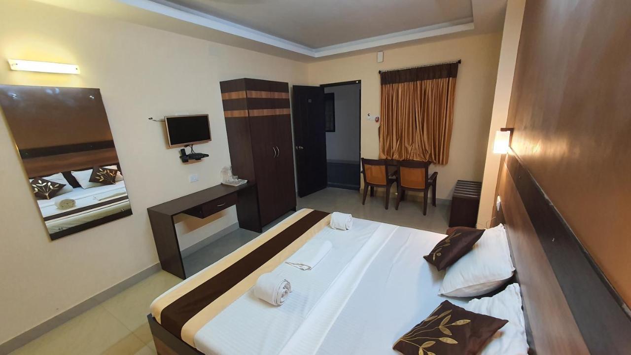 S4 Residency Hotel Chennai Eksteriør billede