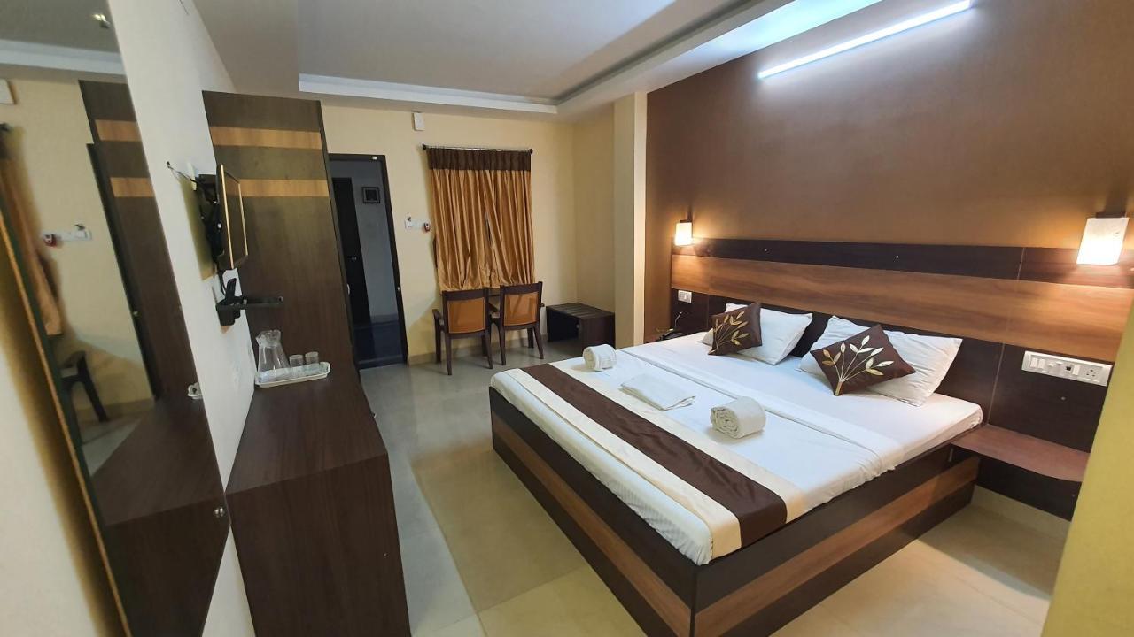 S4 Residency Hotel Chennai Eksteriør billede