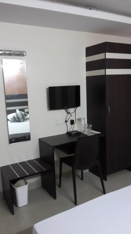 S4 Residency Hotel Chennai Værelse billede