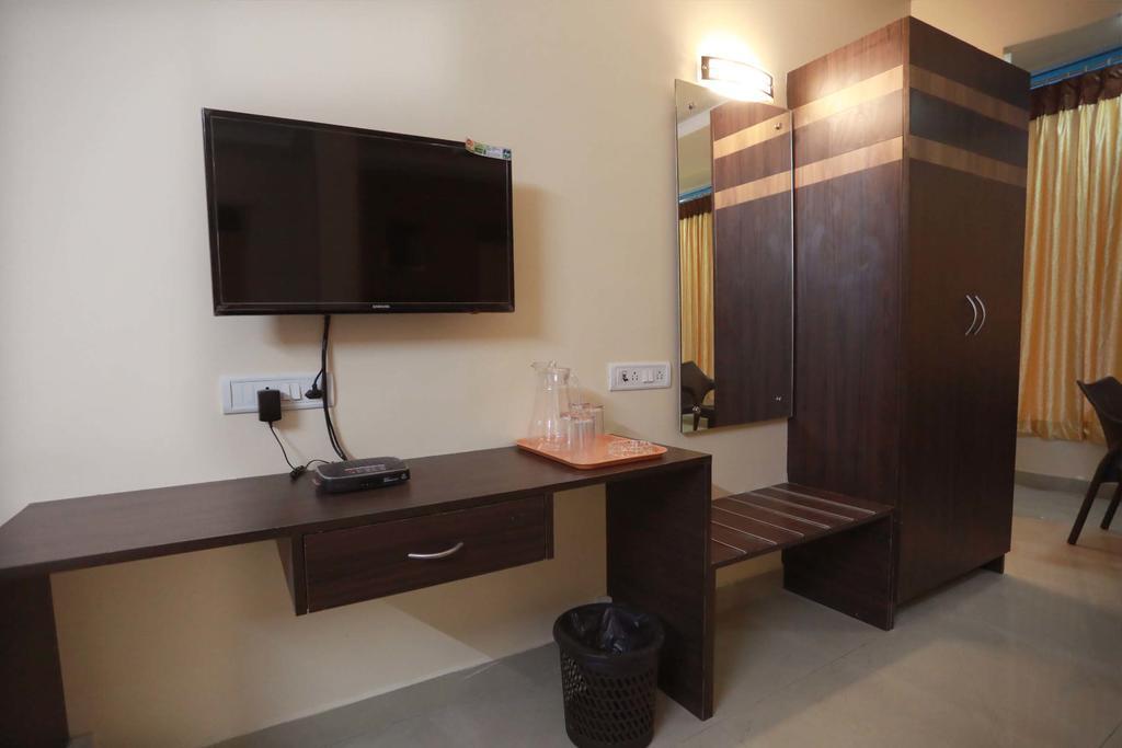 S4 Residency Hotel Chennai Eksteriør billede